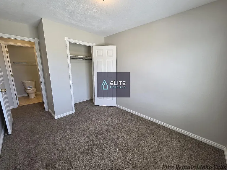 3530 Greenfield Dr — Photo 14
