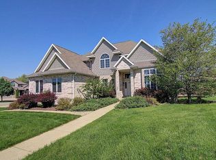 1312 Armagh Ln, Sun Prairie, WI 53590