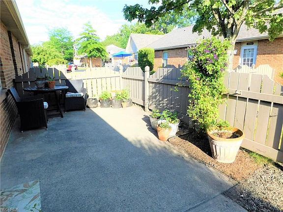 2nd image of 35257 Greenwich Ave