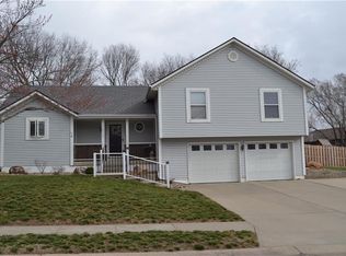 1211 Maple Ln, Pleasant Hill, MO 64080
