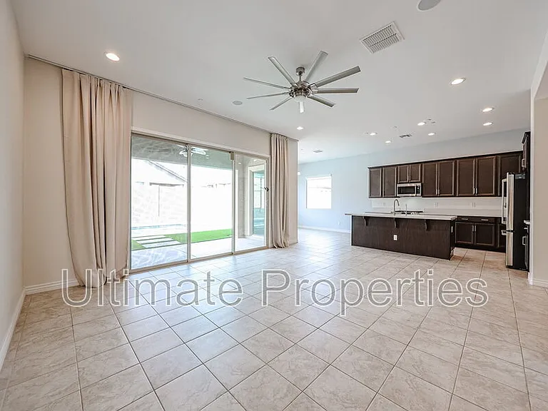 28422 N 131st Dr — Photo 7
