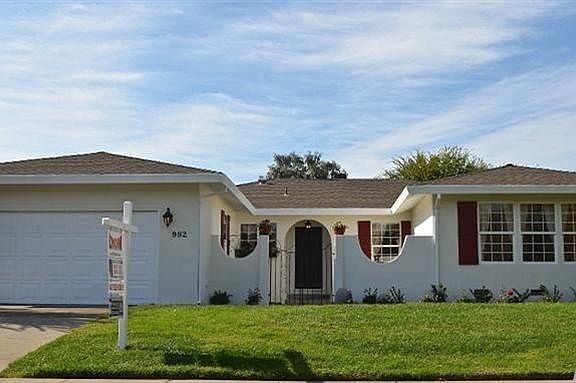 2nd image of 992 Briarcrest Way