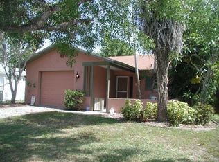 1677 Atlanta Plaza Dr, Sanibel, FL 33957