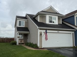 1487 S Pembroke Dr #1, South Elgin, IL 60177