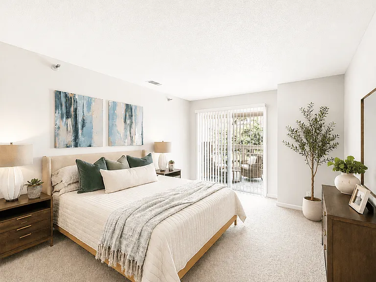 Cambridge Apartments — Photo 10