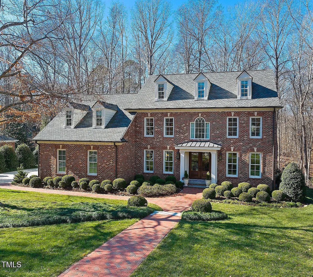6 bed, 4000 sqft, $1,800 — Photo 1