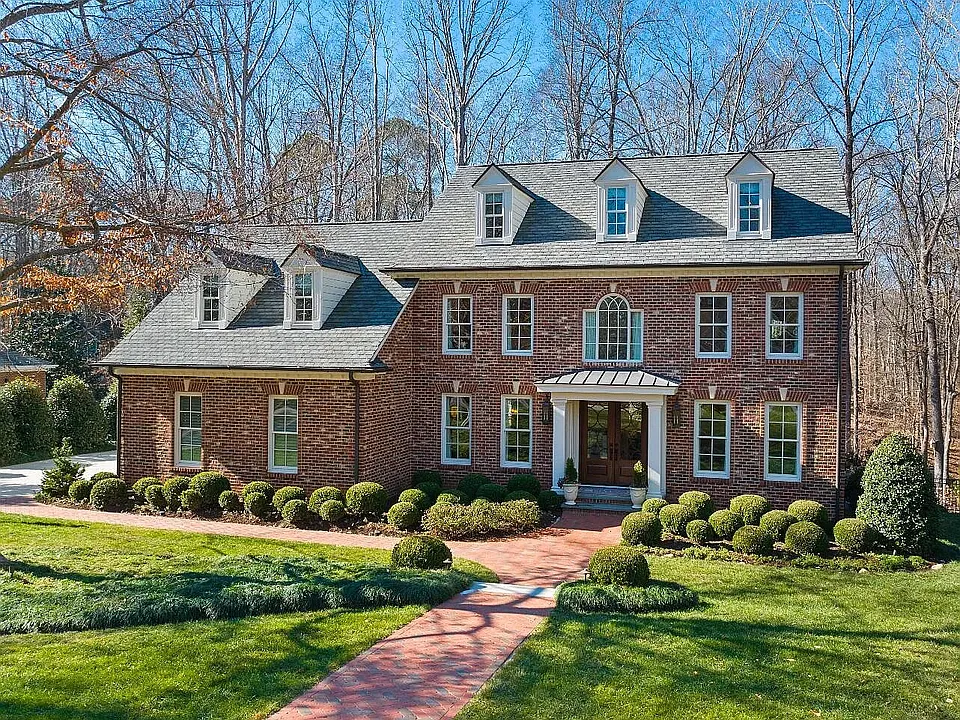 106 Wineleaf Ln