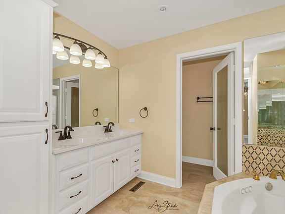 5th image of 4431 Stacey Ct