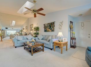 8420 SE Croft Cir APT E-8, Hobe Sound, FL 33455