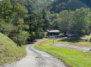 7032 Helen Henderson Hwy, Honaker, VA 24260