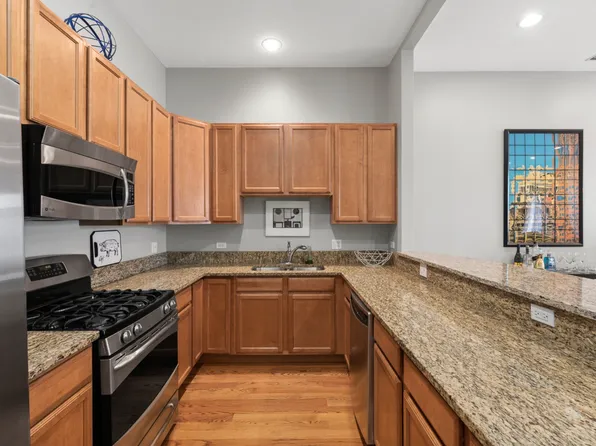 121 S Western Ave, Chicago, IL