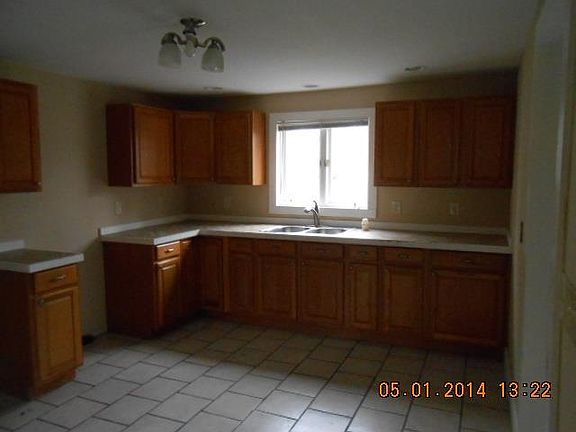 3rd image of 621 E Memorial Dr