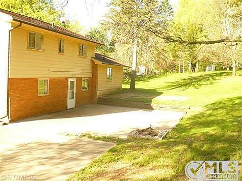 3rd image of 215 Chapel Hill Dr
