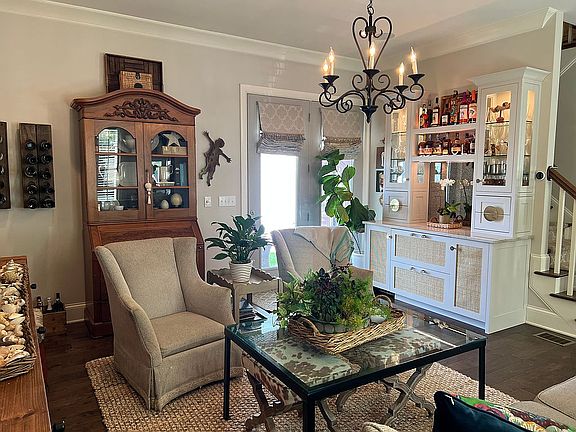 Living room wilt built in ba