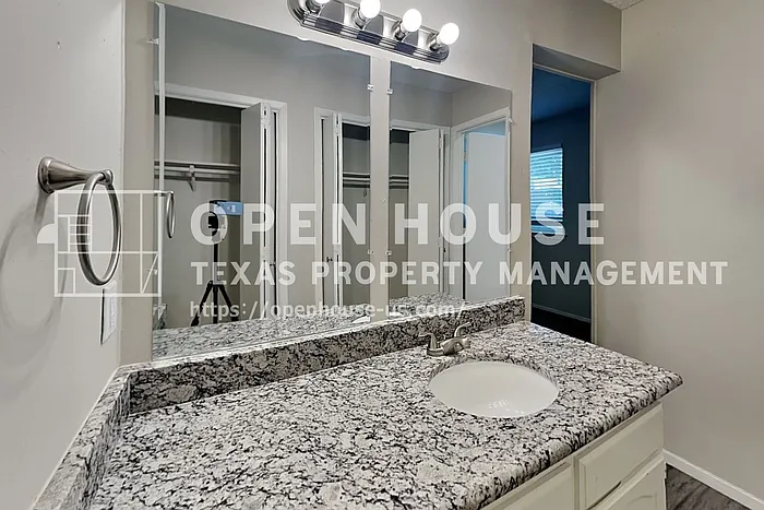 8037 Berrybrook Dr — Photo 10
