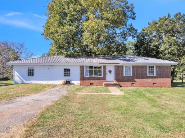 117 Walnut St, Central, SC 29630