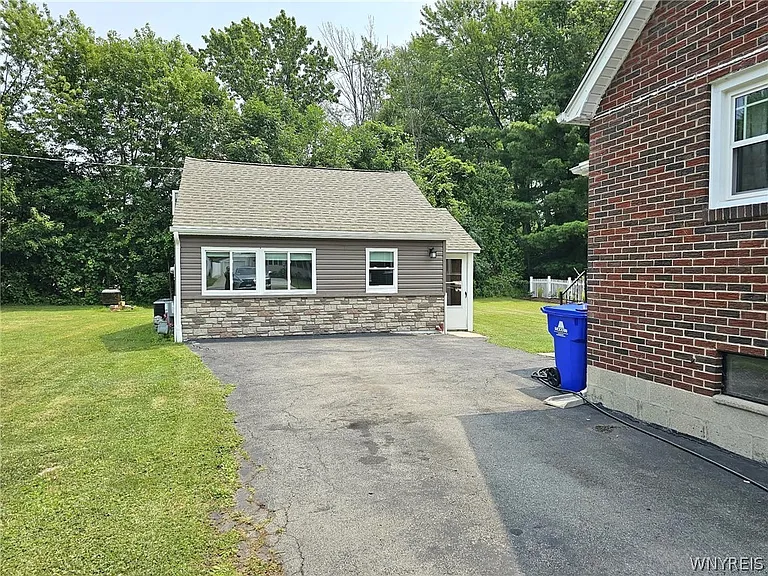 6183 Wright Pl — Photo 3