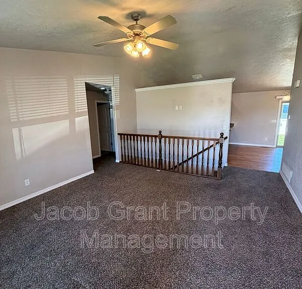 3030 Golden Rod Dr — Photo 3