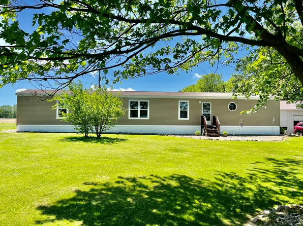 725 W Tupper Lake Rd, Lake Odessa, MI 48849