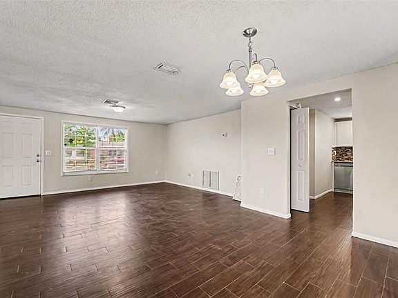 5th image of 9130 Crabtree Ln