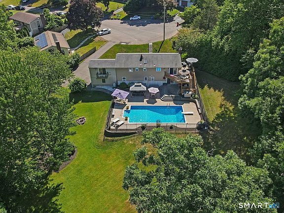3rd image of 95 Lynn Drive