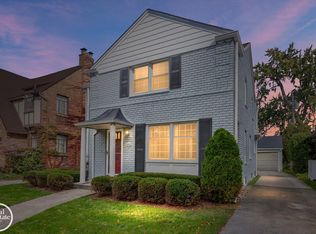 424 McKinley Ave, Grosse Pointe Farms, MI 48236