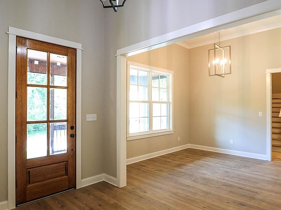 3rd image of 77 Alyssa Ln