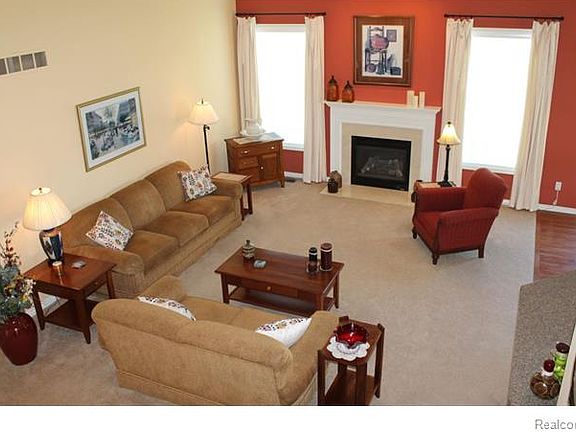 3rd image of 24765 Valleywood Dr #1