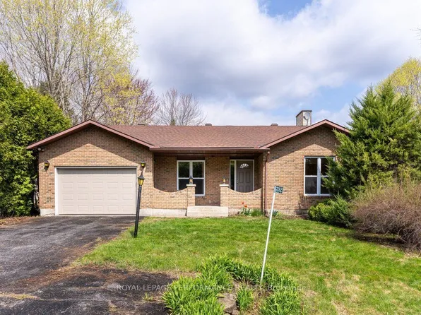 5529 Woodeden Dr, Ottawa, ON K4M 1B4