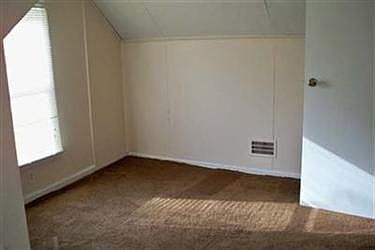 5th image of 78 Edwards Ave