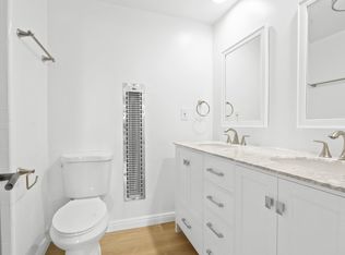 8430 De Longpre Ave #203, West Hollywood, CA 90069
