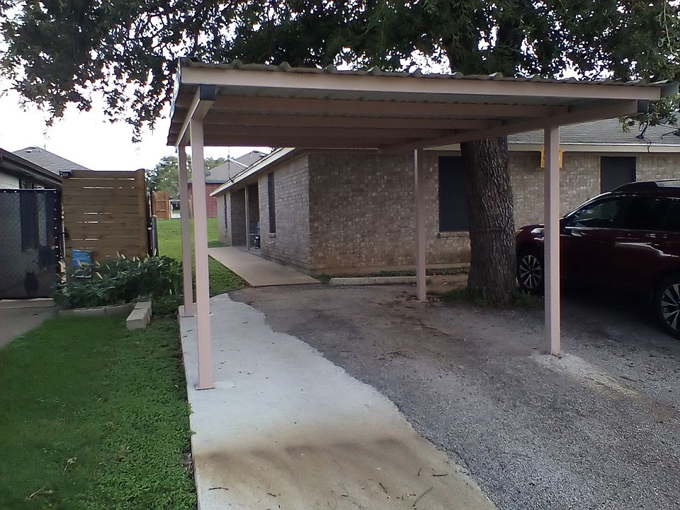 1st image of 800 Redwood Ln #800