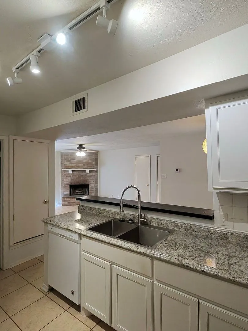 5316 Lansingford Trail — Photo 3