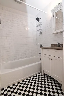 Rented by Ledvech Group | media 4