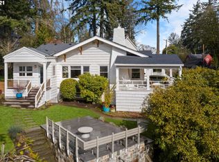 3725 SW Mount Adams Dr, Portland, OR 97239