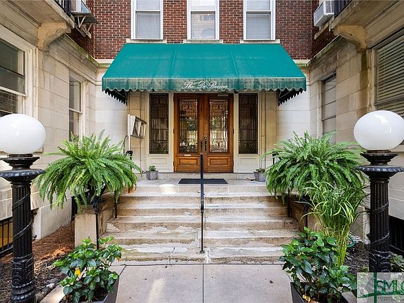 4th image of 24 E Liberty Street #36