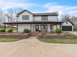 17225 Featherstone Trl, Gentry, AR 72734