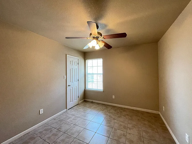 1204 Powder River Dr. — Photo 8