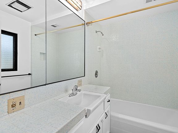 5th image of 1107 Balboa Ave