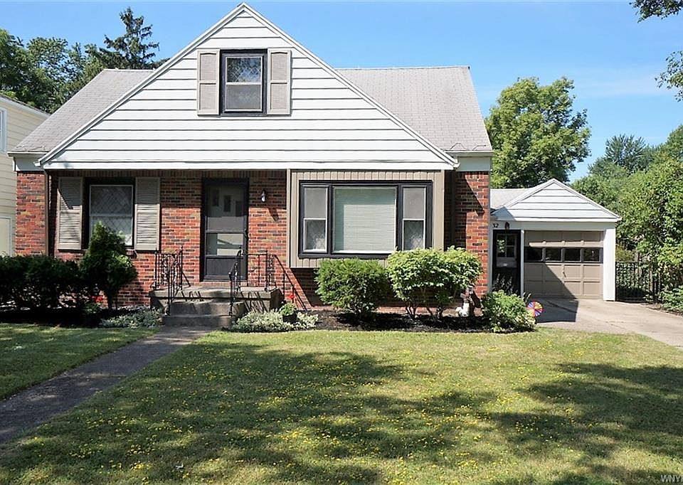 1st image of 32 Endicott Dr