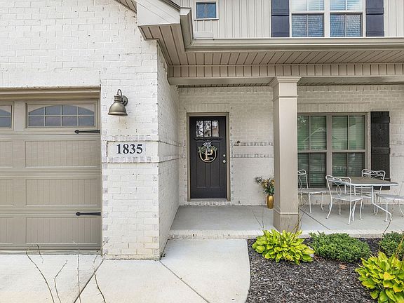 2nd image of 1835 Shadowbrook Ln