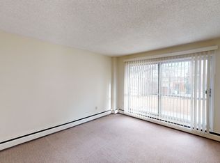 2420 1st St NW #103, Calgary, AB T2M2T9