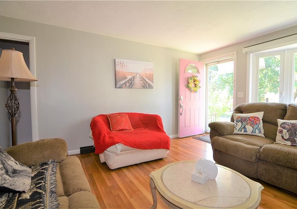 70 Vermont St, Cranston, RI 02920 Zillow