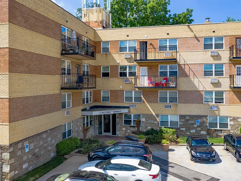 Chestnut Terrace Apartments — Photo 16