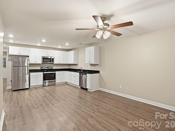 5th image of 719 Hillside St