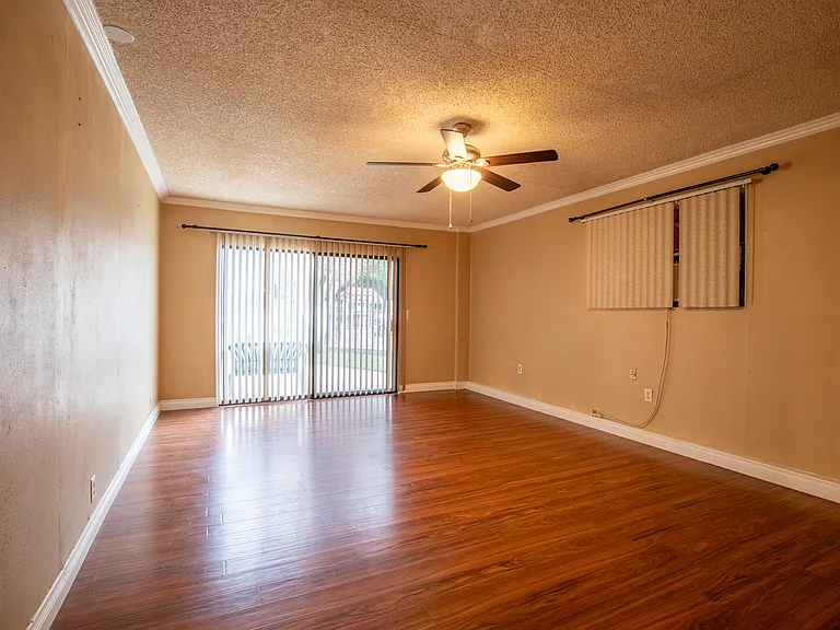 1714 Elena Dr — Photo 19