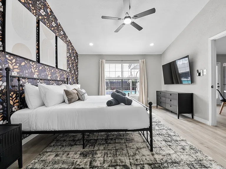 1040 Eagle Dr — Photo 16