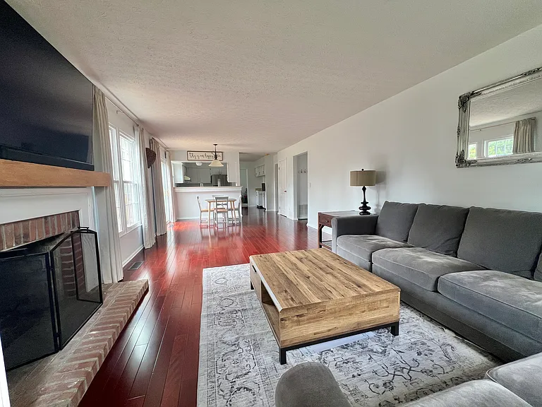 7025 Cavalry Ct — Photo 4