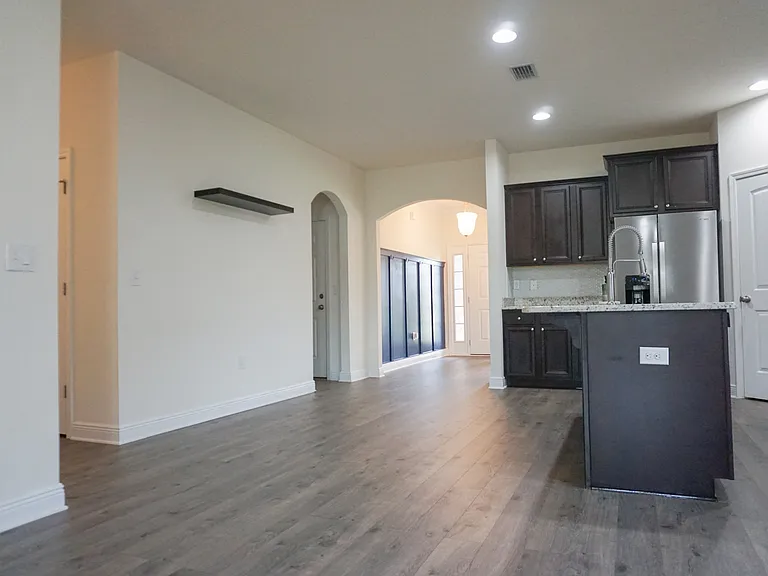 656 Teal St — Photo 15
