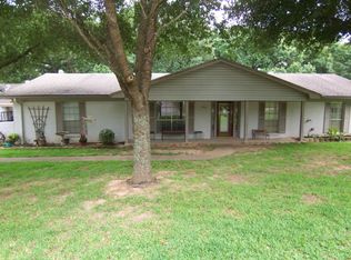 222 Stephanie Dr, Palestine, TX 75803